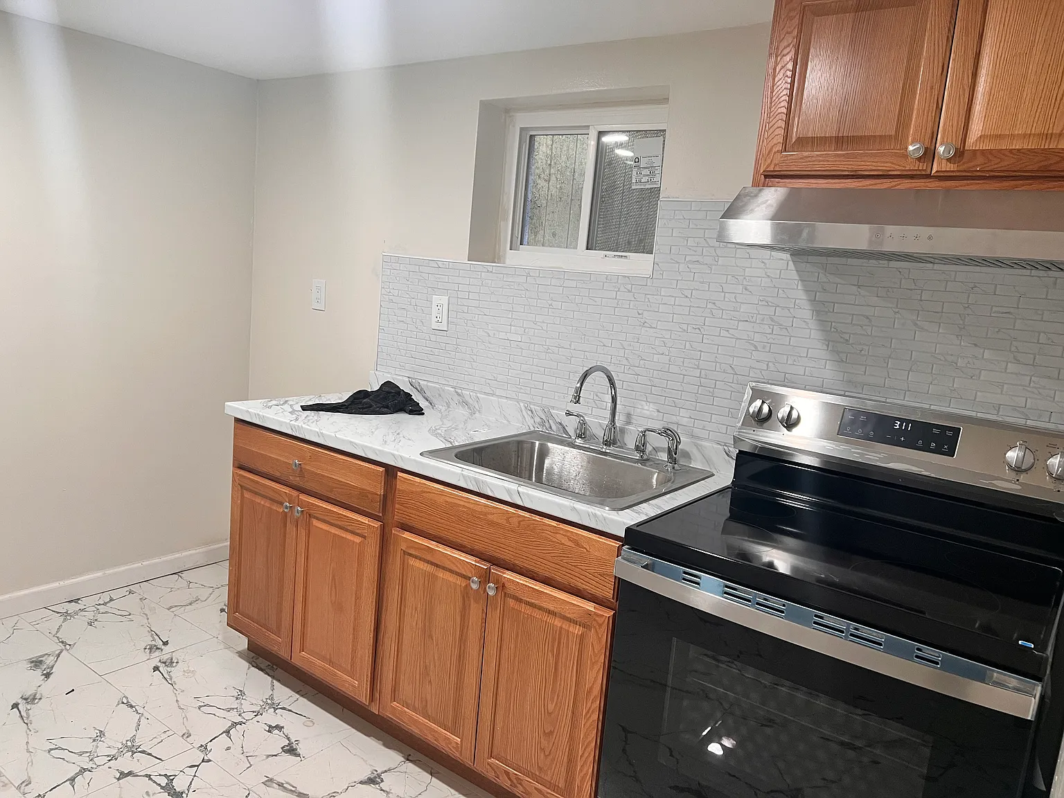 1 bed, 1800 sqft, $1,450 — Photo 2