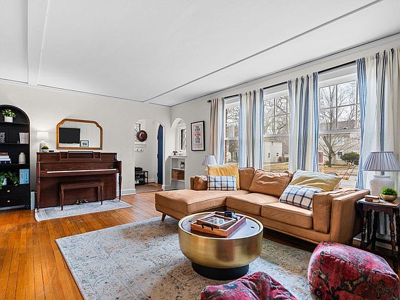 4th image of 1512 Shadford Rd