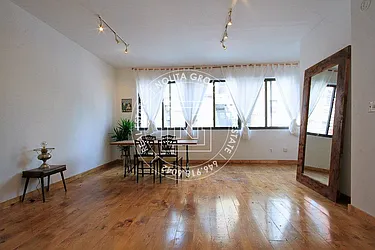 Rented by Nolita Group