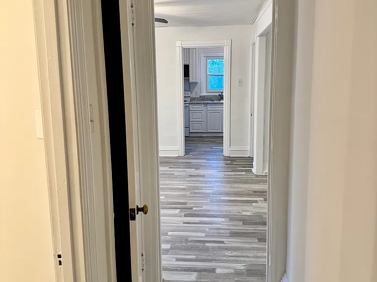 242 Oak St — Photo 7