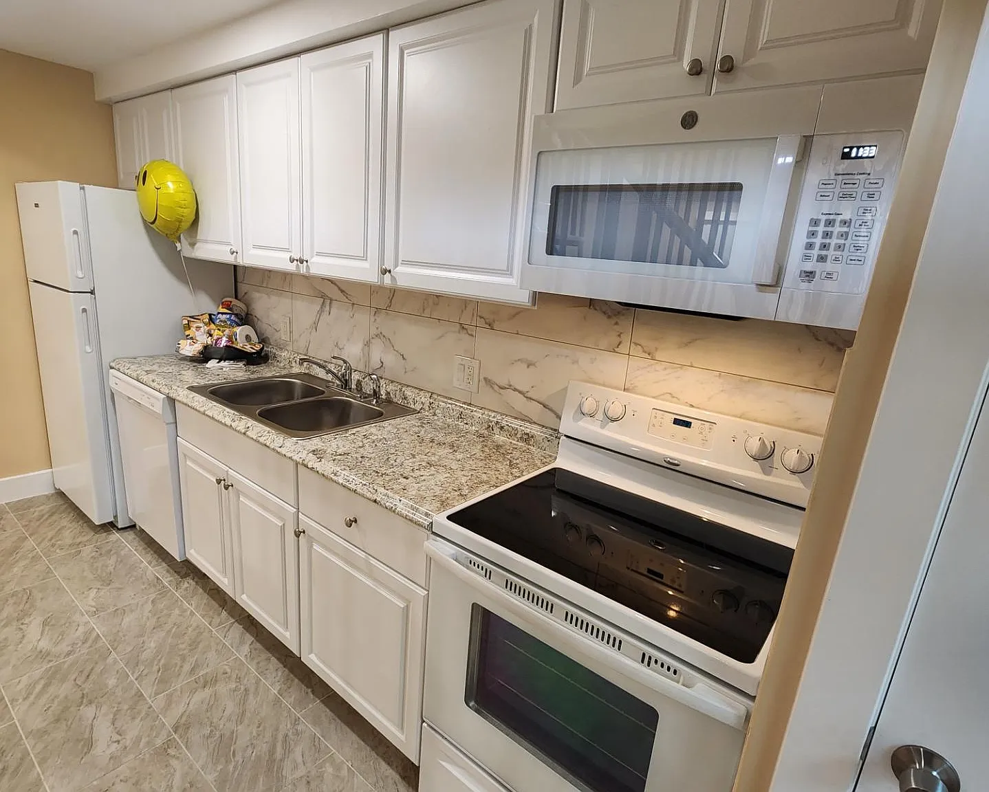 1 bed, 700 sqft, $1,095 — Photo 2
