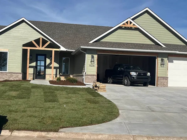 8236 W Pebble St, Maize, KS 67101