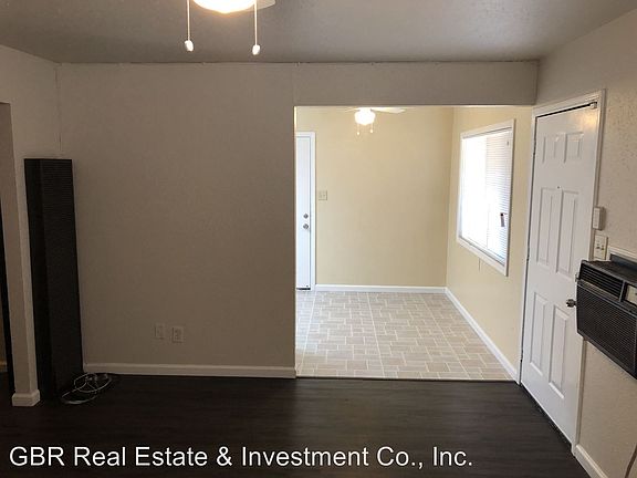 3rd image of 2328 Laramie Ln