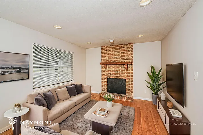 6836 Markham Dr — Photo 6
