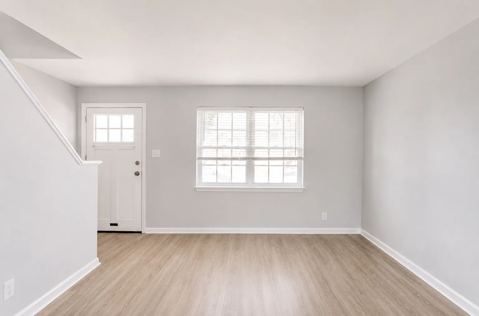 2 bed, 1220 sqft, $1,350 — Photo 2