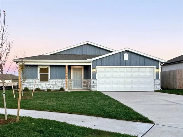 661 N Pear St, Gardner, KS 66030