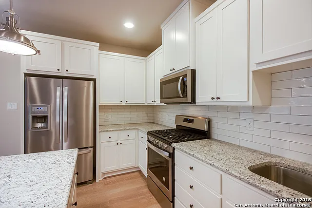 140 Claremont Ave #102 — Photo 8