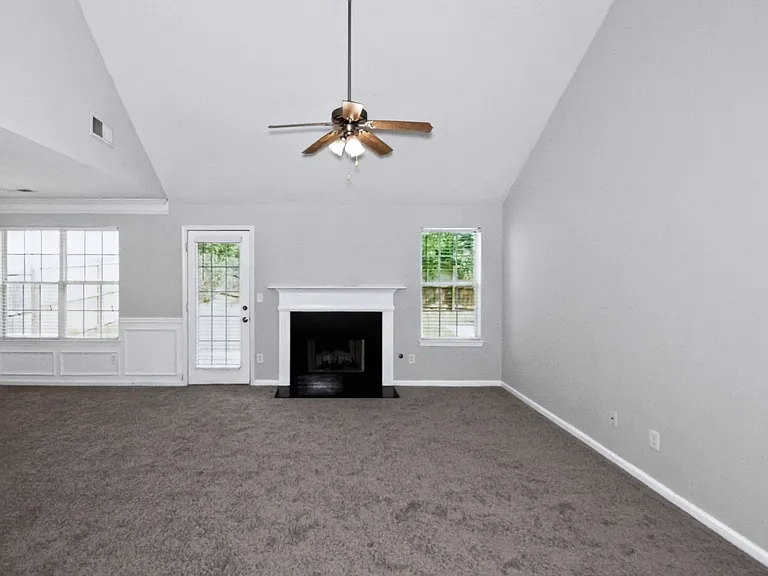 60 Lassiter Dr — Photo 5