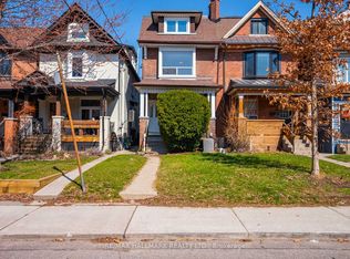22 Kenneth Ave, Toronto, ON
