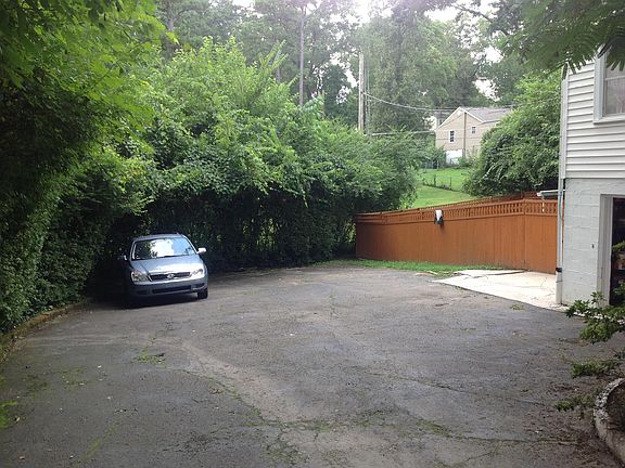 3rd image of 3345 Kenilworth Ln