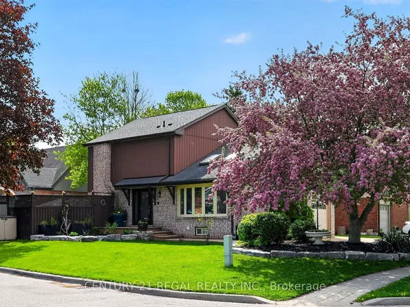 481 Camelot Dr W, Oshawa, ON L1K 1M5