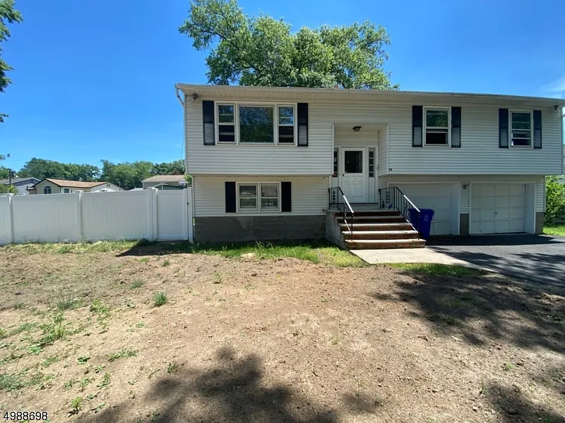 2A Denora Dr photo 1