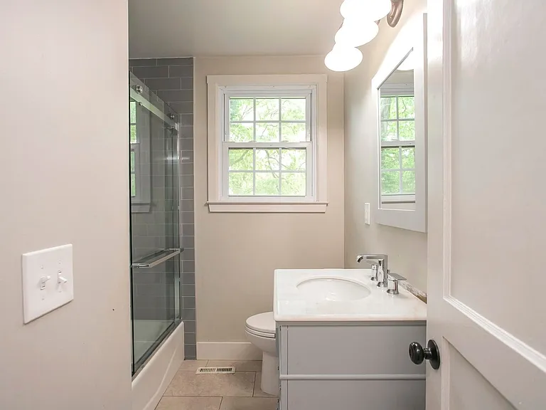 313 Archwood Dr — Photo 11