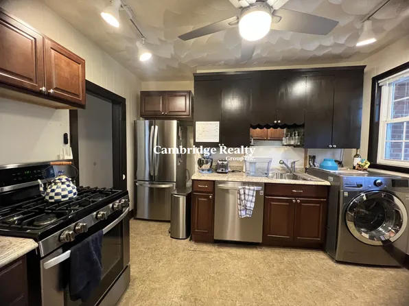 66 Craigie St APT 2R, Somerville, MA 02143