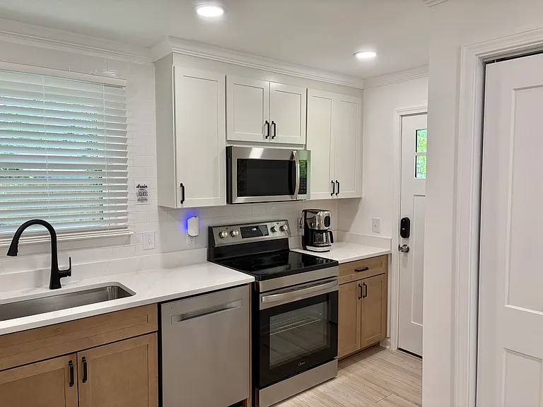 4125 Mikell Ln — Photo 6