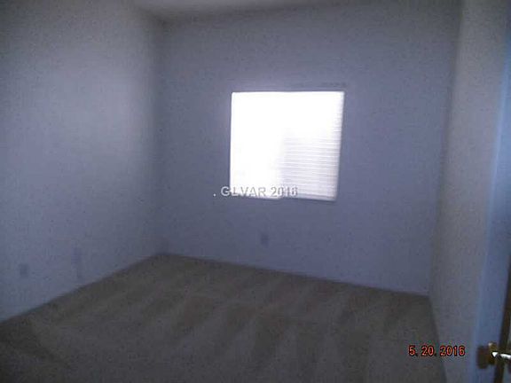 5th image of 10147 Queensbury Ave