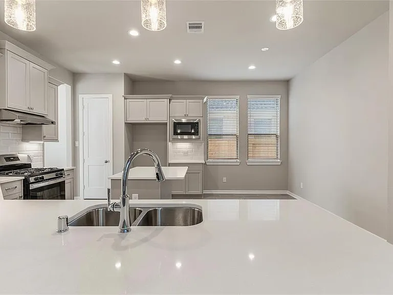 4207 Maple Glen Dr — Photo 11