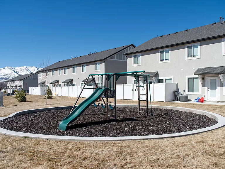 382 N 100 W #1 — Photo 13