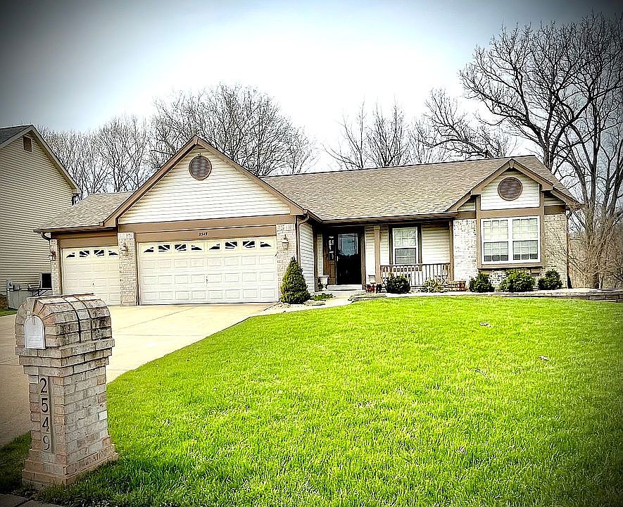 1st image of 2549 Breakwater Dr