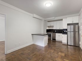 245 W 75th St