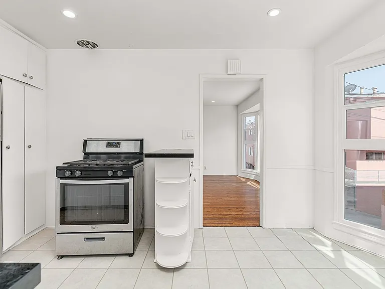 126-132 Bonito Ave — Photo 10