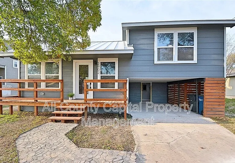 2902 Katy St — Photo 1