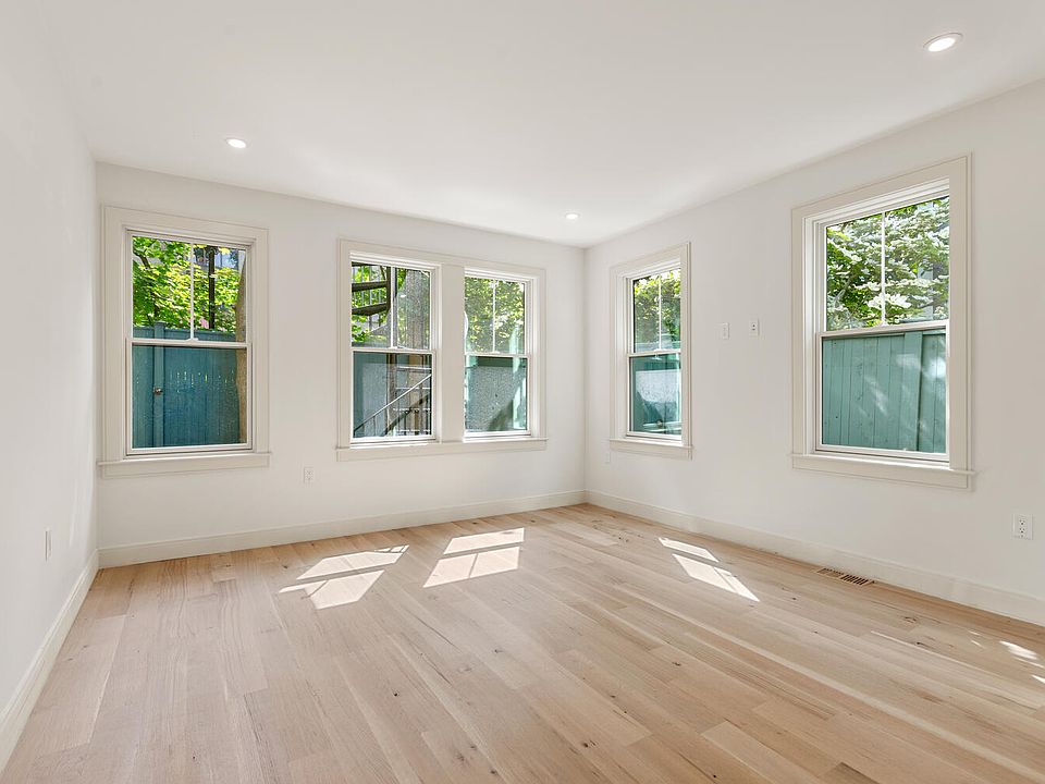 1st image of 8 Holly Ave #1