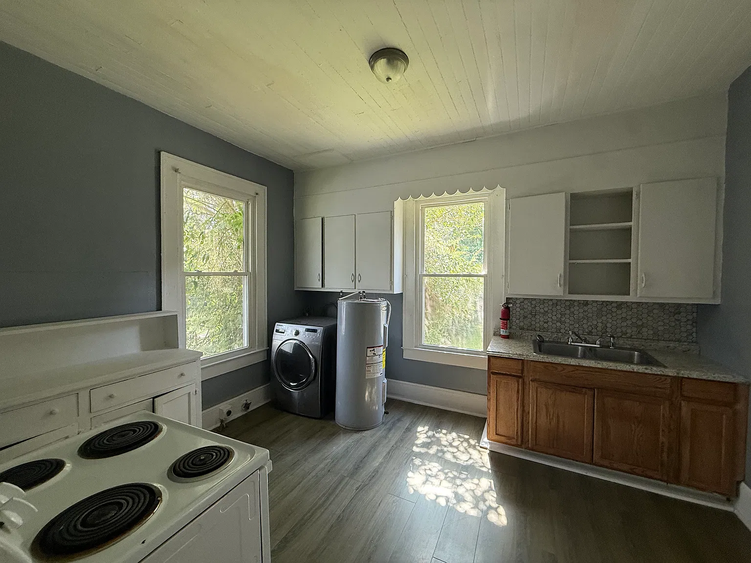 3 bed, 1100 sqft, $1,200 — Photo 4