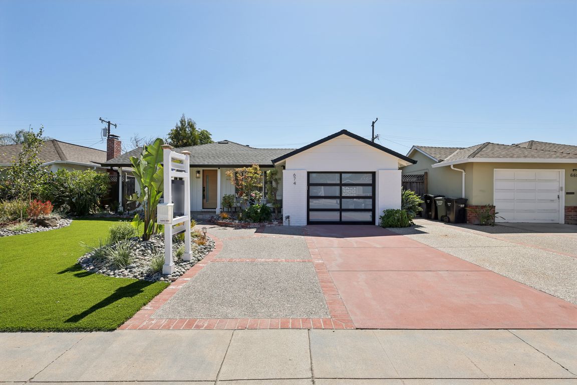 Manzanita Ave-S0608-001.jpg