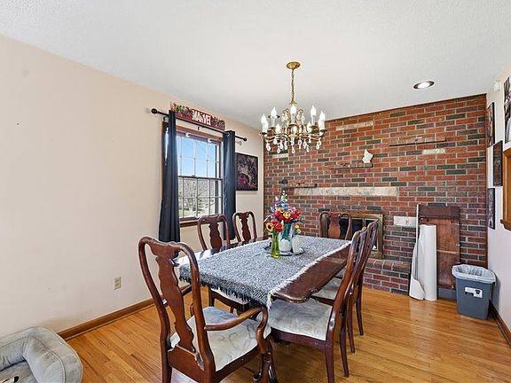 5th image of 8801 Orchard St