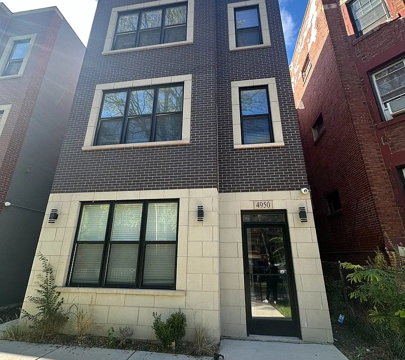 4950 S Michigan Ave #1