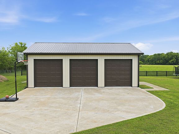 3rd image of 4555 Webb Rd