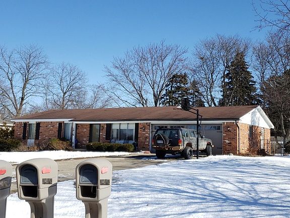 2nd image of 2939 Shawnee Ln