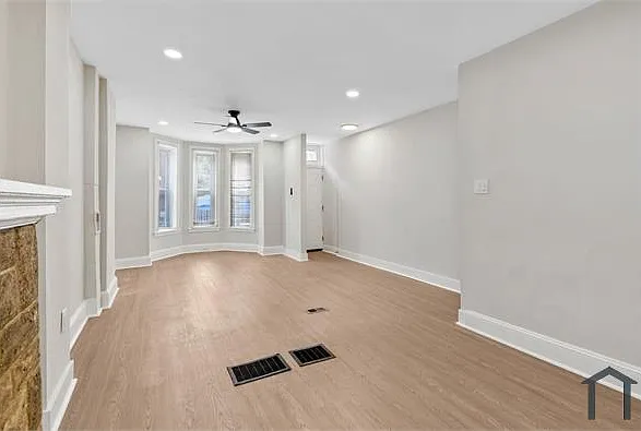 35 E Collom St — Photo 8
