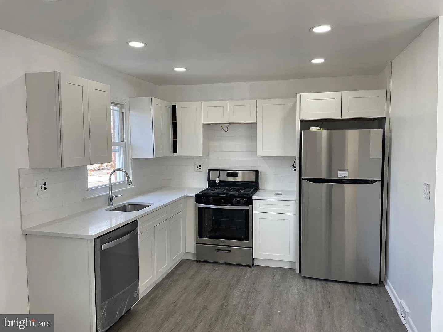 3 bed, 2.5 bath, 1474 sqft, $2,500 — Photo 3
