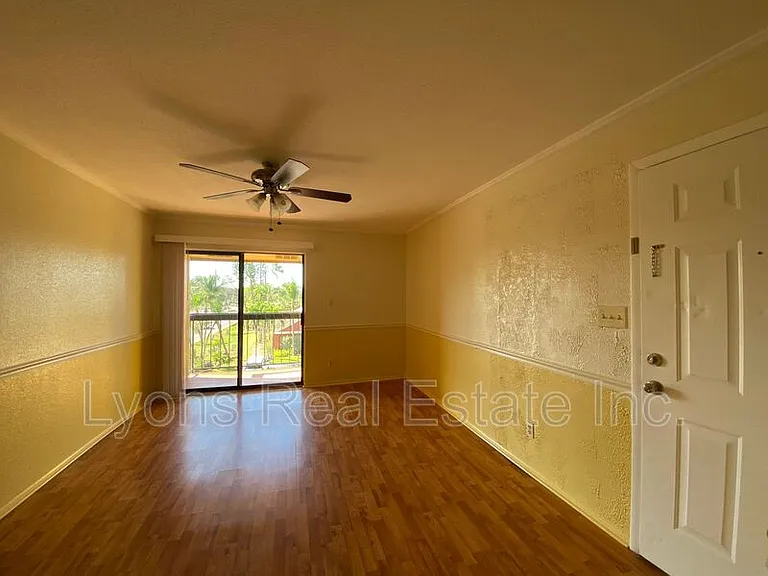 2855 Winkler Ave #124 — Photo 17