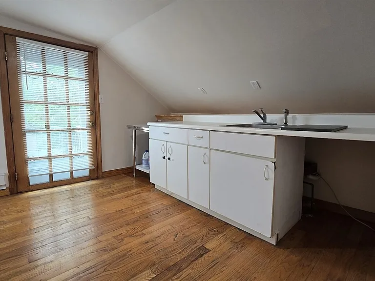 164 Auburn St #6 — Photo 2