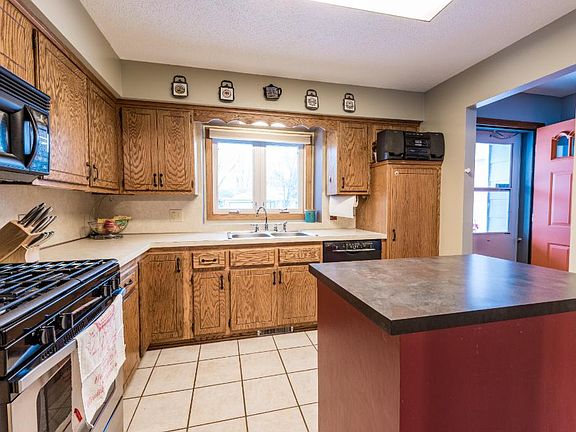 5th image of 5424 Basswood Cir