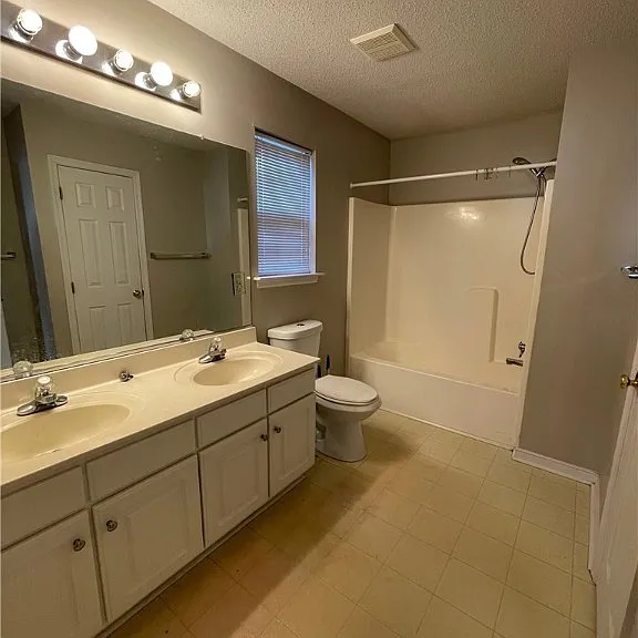 7806 Fern Hollow Dr — Photo 22
