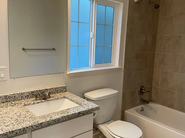 79 E Duane Street — Photo 5