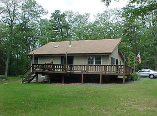 105 Bayberry Ct, Dingmans Ferry, PA 18328