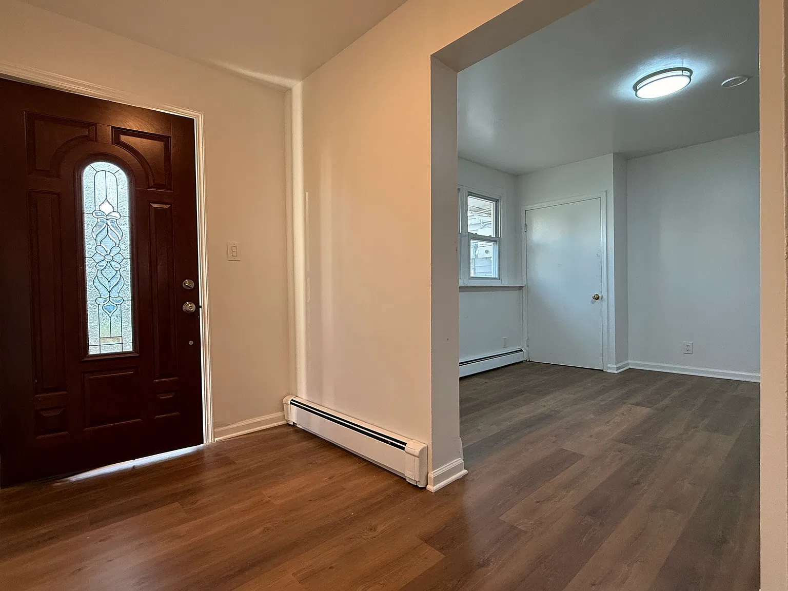3 bed, 1100 sqft, $2,900 — Photo 2