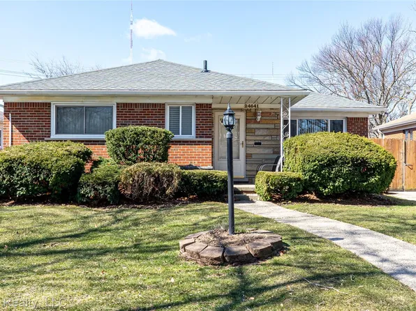 24641 Church St, Oak Park, MI 48237