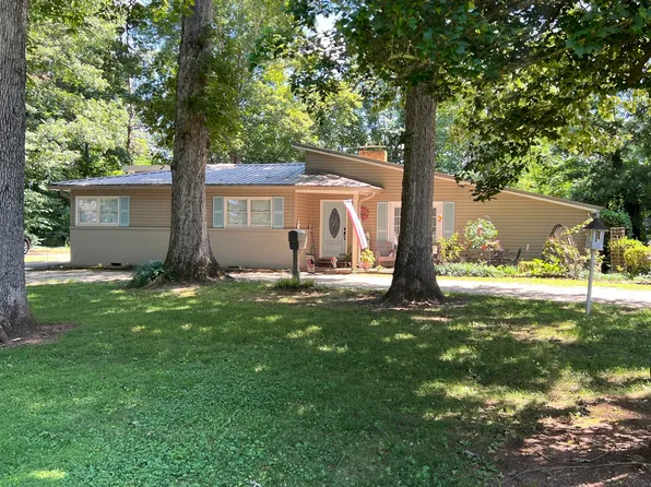 2721 Fairwood Drive, Hudson, NC 28638