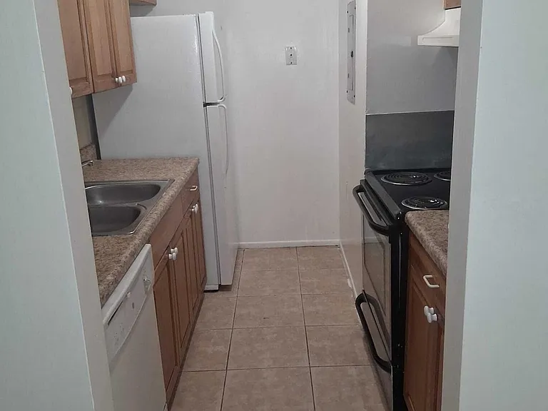 1080 N Benoist Farms Rd #204 — Photo 9
