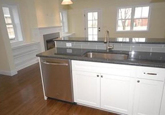 4th image of 125 Water St #0