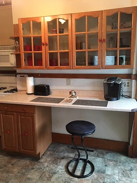 3 bed, 1000 sqft, $1,900 — Photo 3