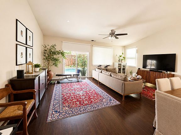 5th image of 2787 Reserve St