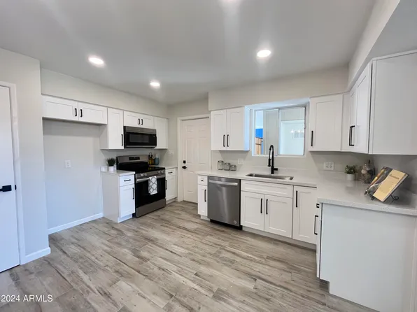 1745 W CARMEL Avenue, Mesa, AZ 85202