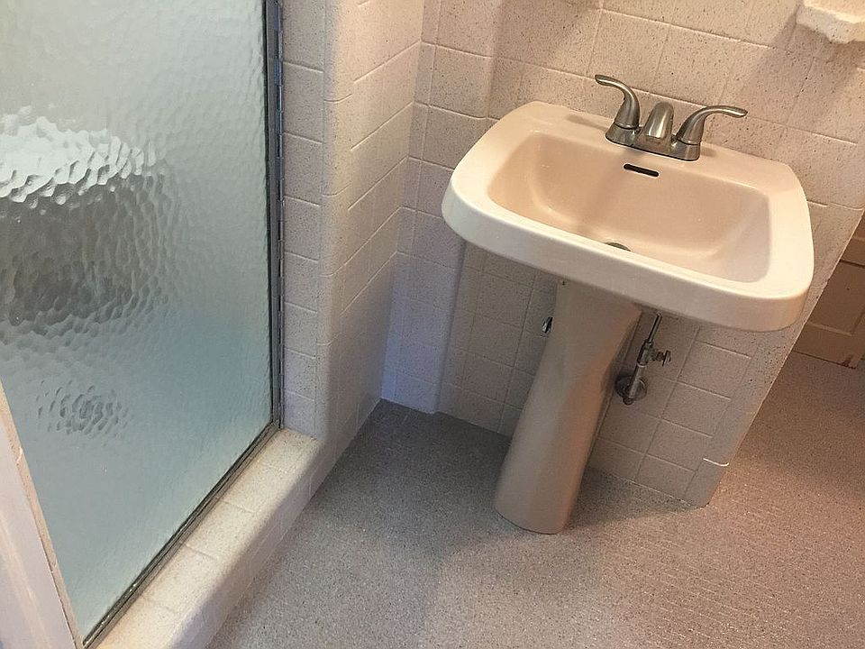 Full Bath in Master Bedroom